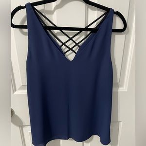 Sleeveless blouse-express